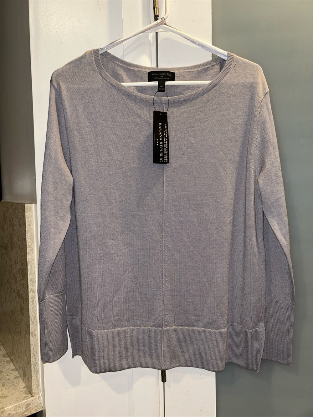 Banana Republic Women Sweater Medium Lavendar 100% Merino Wool Lightweight